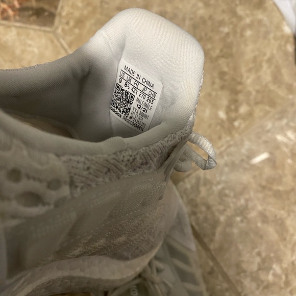 Adidas white shoes size 9 - Picture 10 of 10